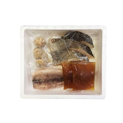 北海道 真鱈 鍋セット (真鱈切身200g、いか、つみれ、たれ)