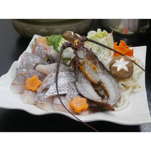 徳島 「吟月」 天然伊勢海老と鯛の祝い鍋
