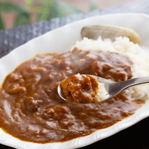 大阪 「洋食Revo」 和牛すじカレー（レトルト・4箱)